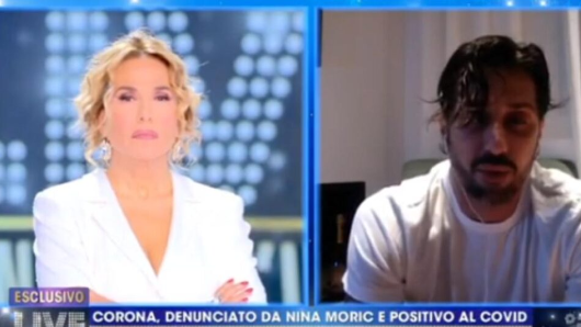 Fabrizio Corona una furia a Live non è la D’Urso: “Nina è da manicomio”